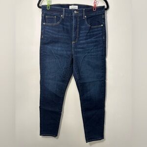 NWOT LOFT High Rise Skinny Jeans Size 31P in Medium/Dark Wash